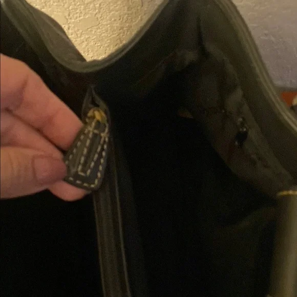 Fossil Elegant Black Leather Handbag - Picture 7 of 15